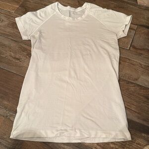 Lululemon Swiftly Tech Short Sleeve